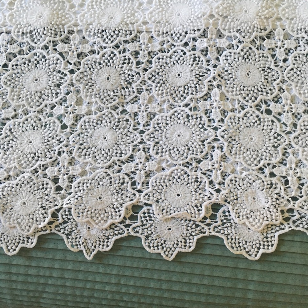 White lace skirt - Picture 3 of 5